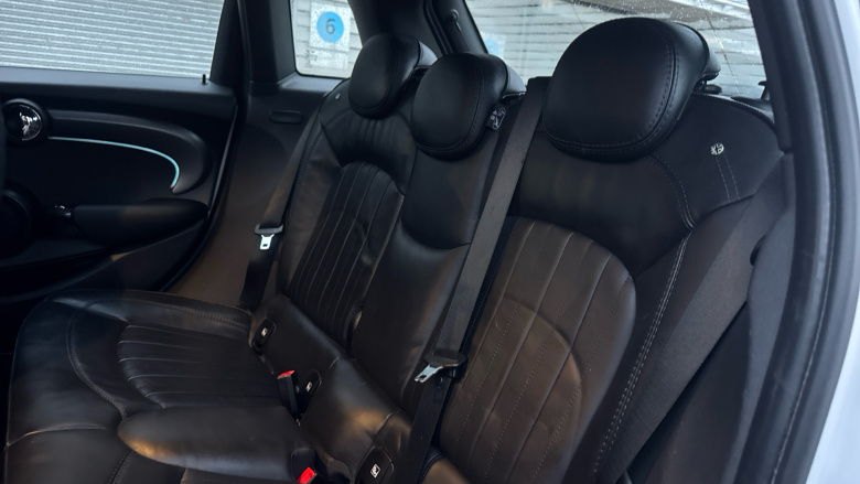 MINI Hatchback 1.5 Cooper Exclusive 5dr Auto Petrol Hatchback